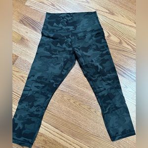 Lululemon crop Align leggings, size 6